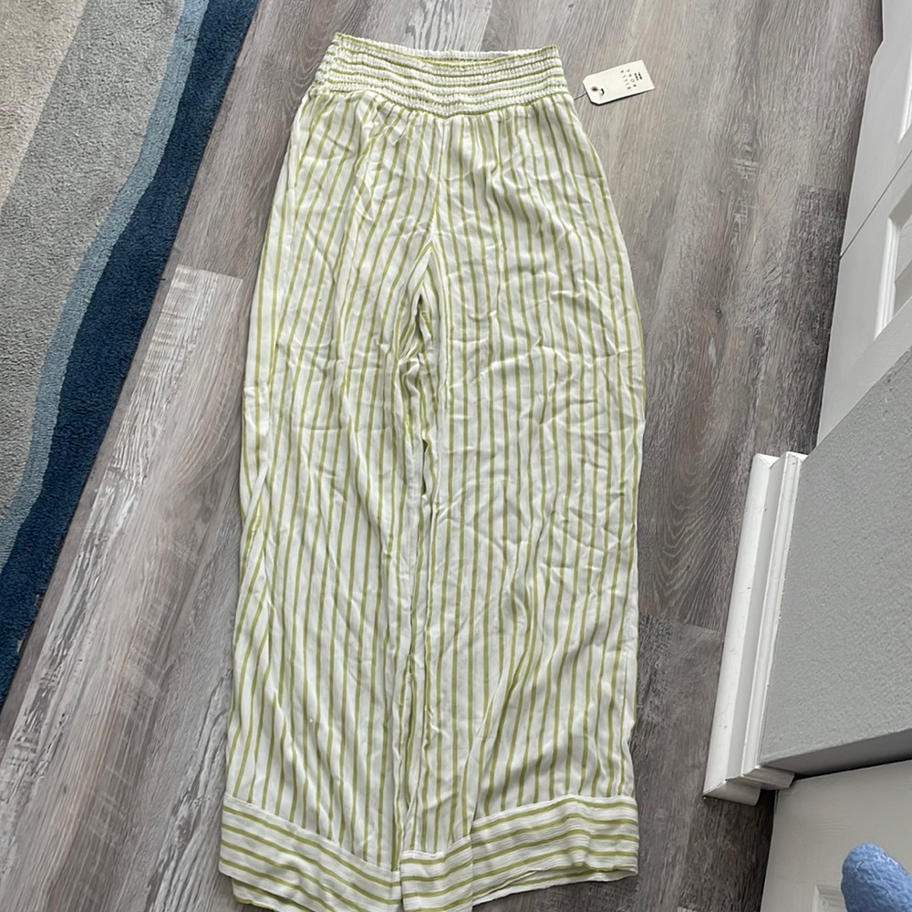 Billabong beach pants/ never been worn